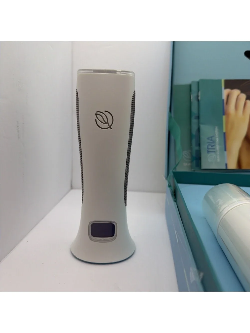 Tria Beauty - Skin Clarifying System Kit…Clean Skin/Acne…Handheld Device